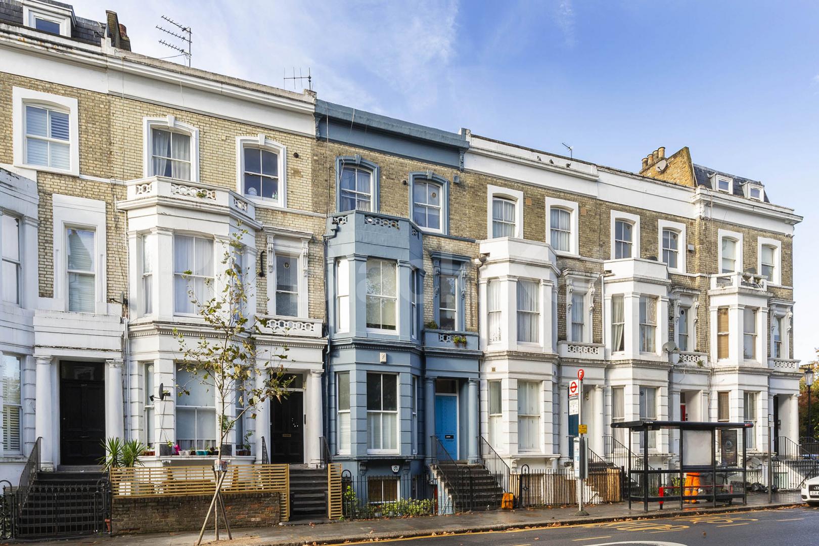 			Stunning 1 bed with study and a private roof terrace, 1 Bedroom, 1 bath, 1 reception Flat			 Ladbroke Grove, Ladbroke Grove